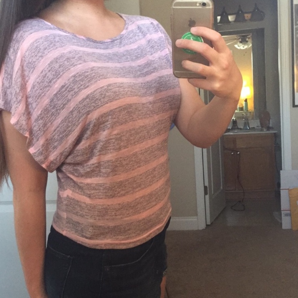 Body Central pink and gray short sleeve top